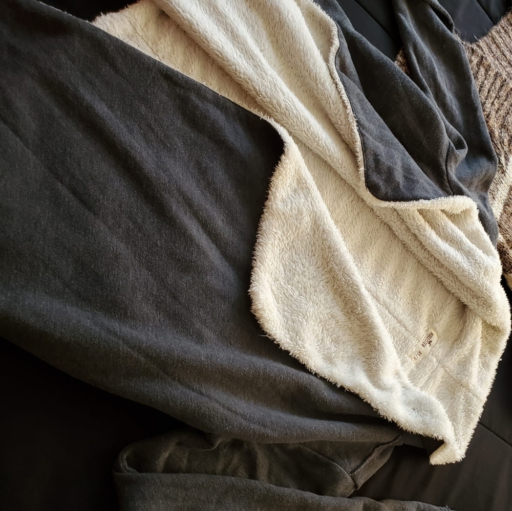 XS/S Sweater/Cardigan - Picture 4 of 5